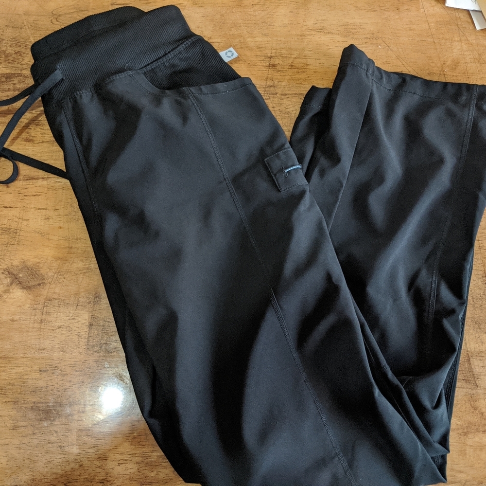 Cherokee infinity scrubs